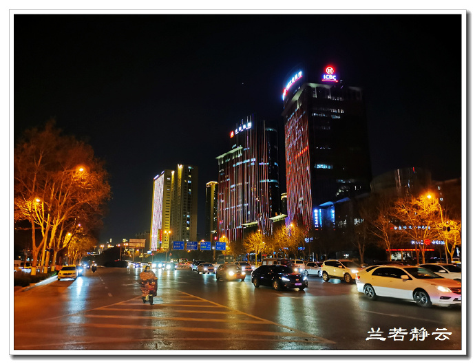 郑州小吃美食一条街附近酒店,郑州住宿附近有美食