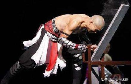 少林铜头铁罗汉功,少林罗汉铁头功图片