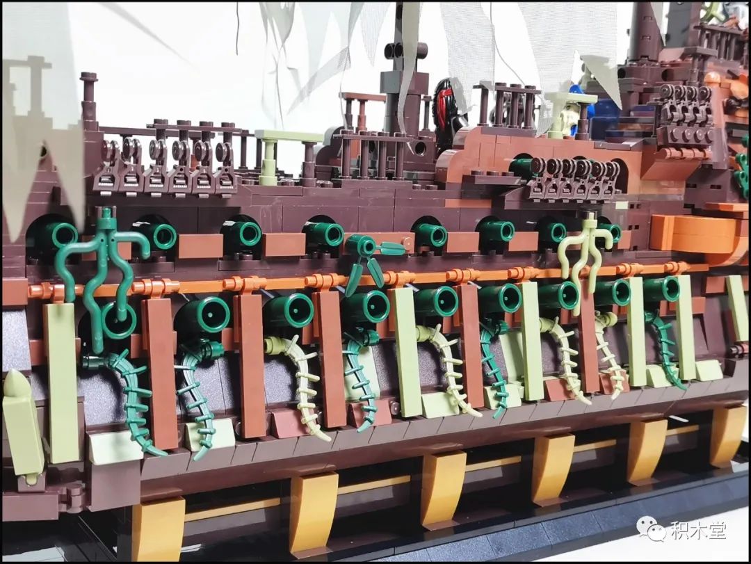 飞翔的荷兰人号船真实原型,飞翔的荷兰人号为什么能潜水