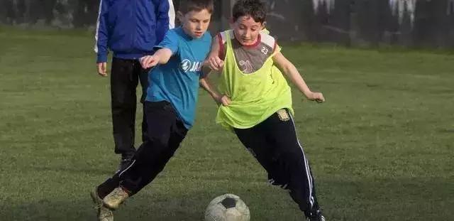 通知家长课后给孩子复习,如果小孩放学了必须马上做作业吗