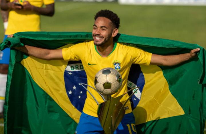 内马尔如何在足坛成就辉煌,内马尔在哪次世界杯崭露头角