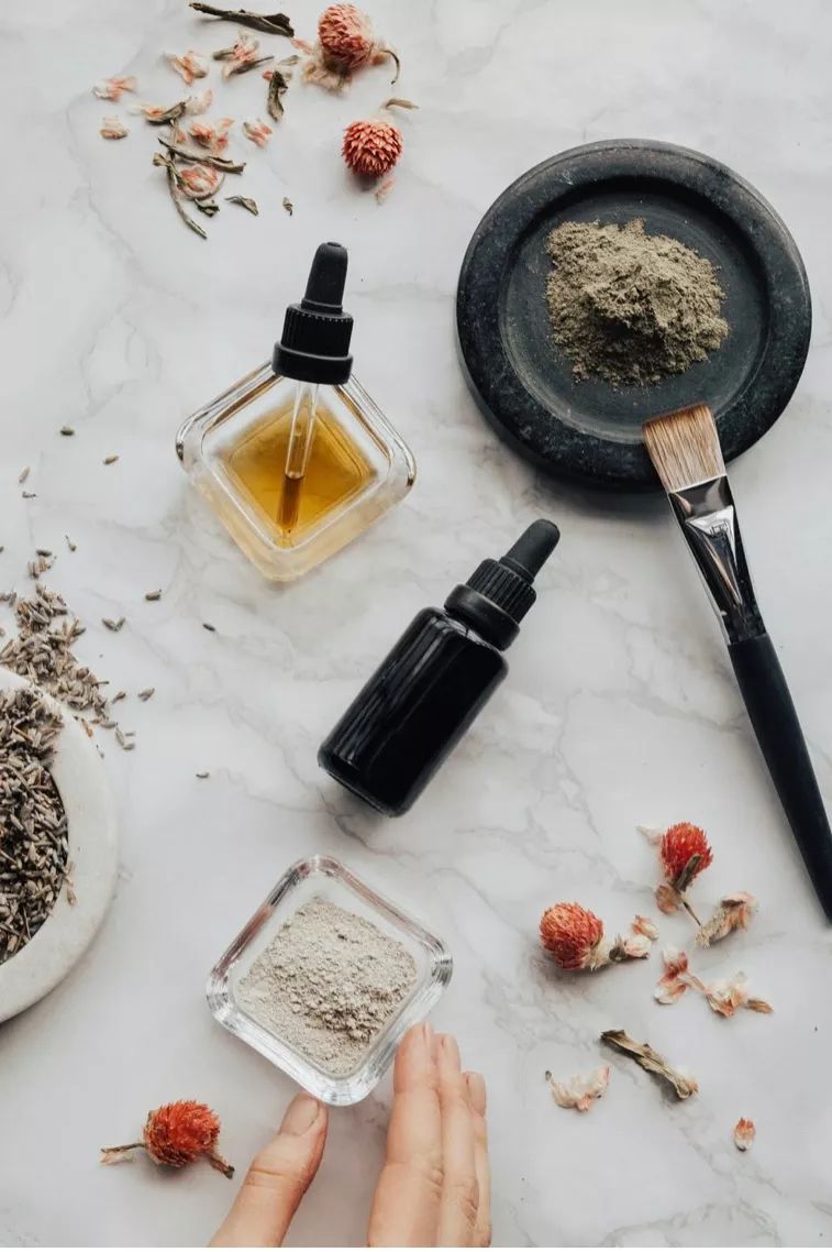 让你肌肤瞬间水亮透白,一招教你拥有水嫩肌肤