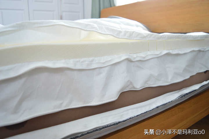躺平青年的睡眠好物！8H黑金刚大口径独立弹簧乳胶床垫深度体验