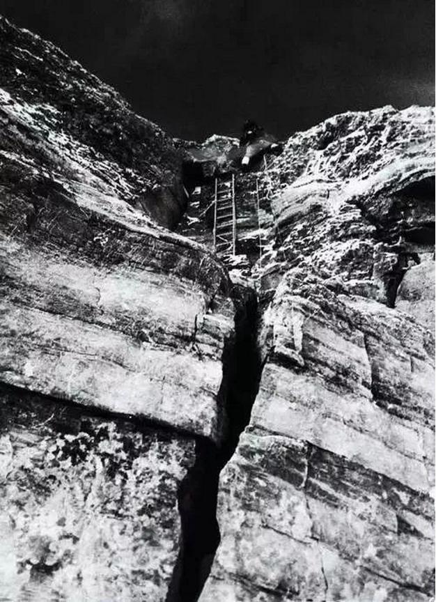 珠峰中国第一次登顶证据,中国首次攀登珠峰时间