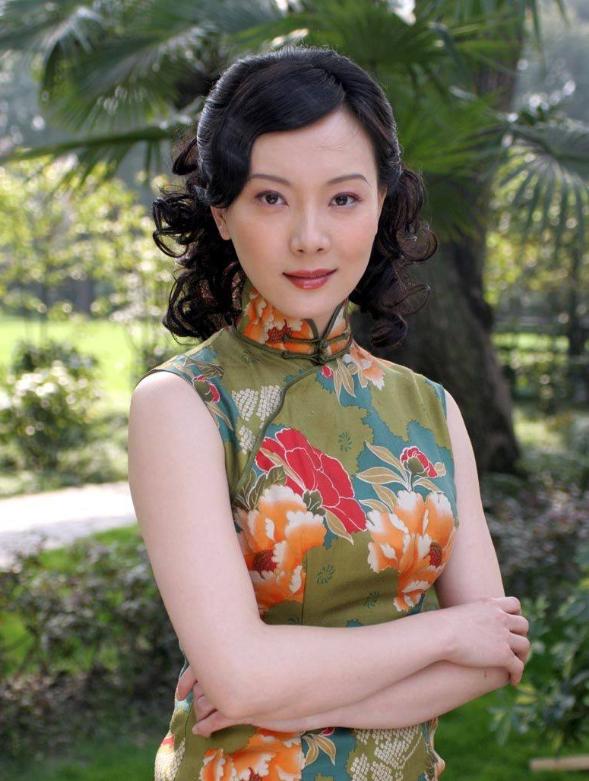 旗袍女皇陈数现状,旗袍女王陈数晒最新美照