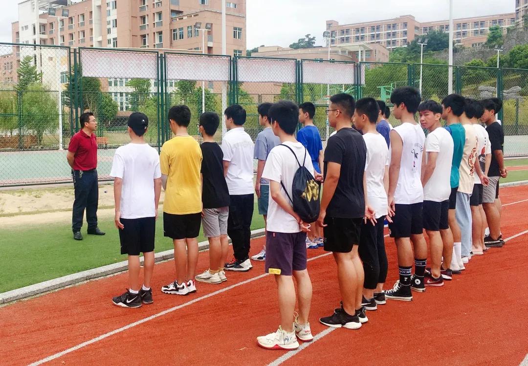 燃！盛夏足球梦，文笔中学“旋风小子”刻苦训练记
