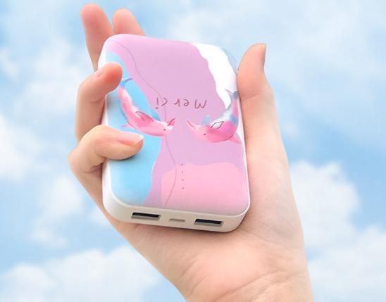 适合长途旅游的充电宝小巧实用,充电宝小巧便携旅行必备