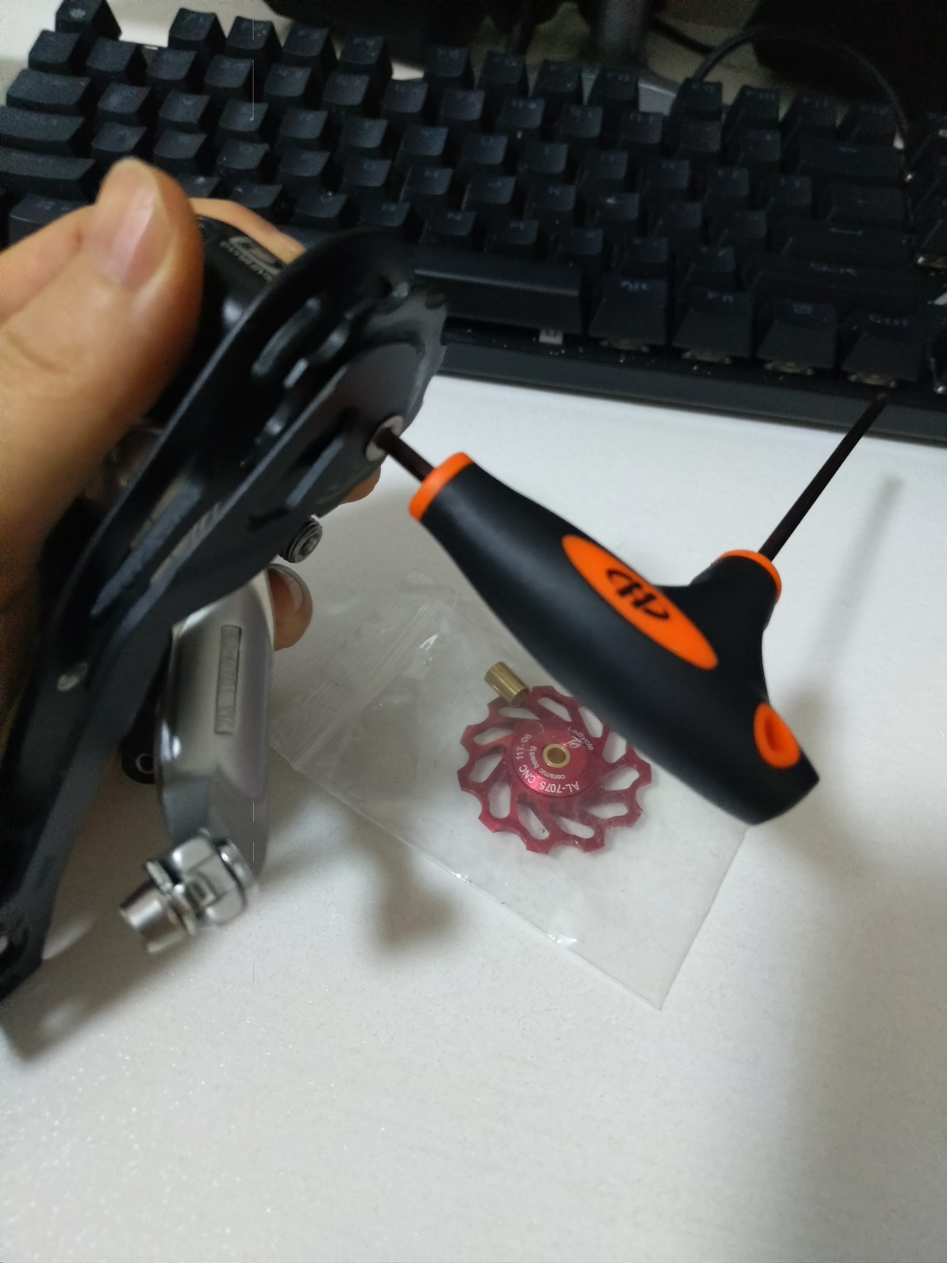 单车后拨滑丝修复,单车后拨掉了怎么修