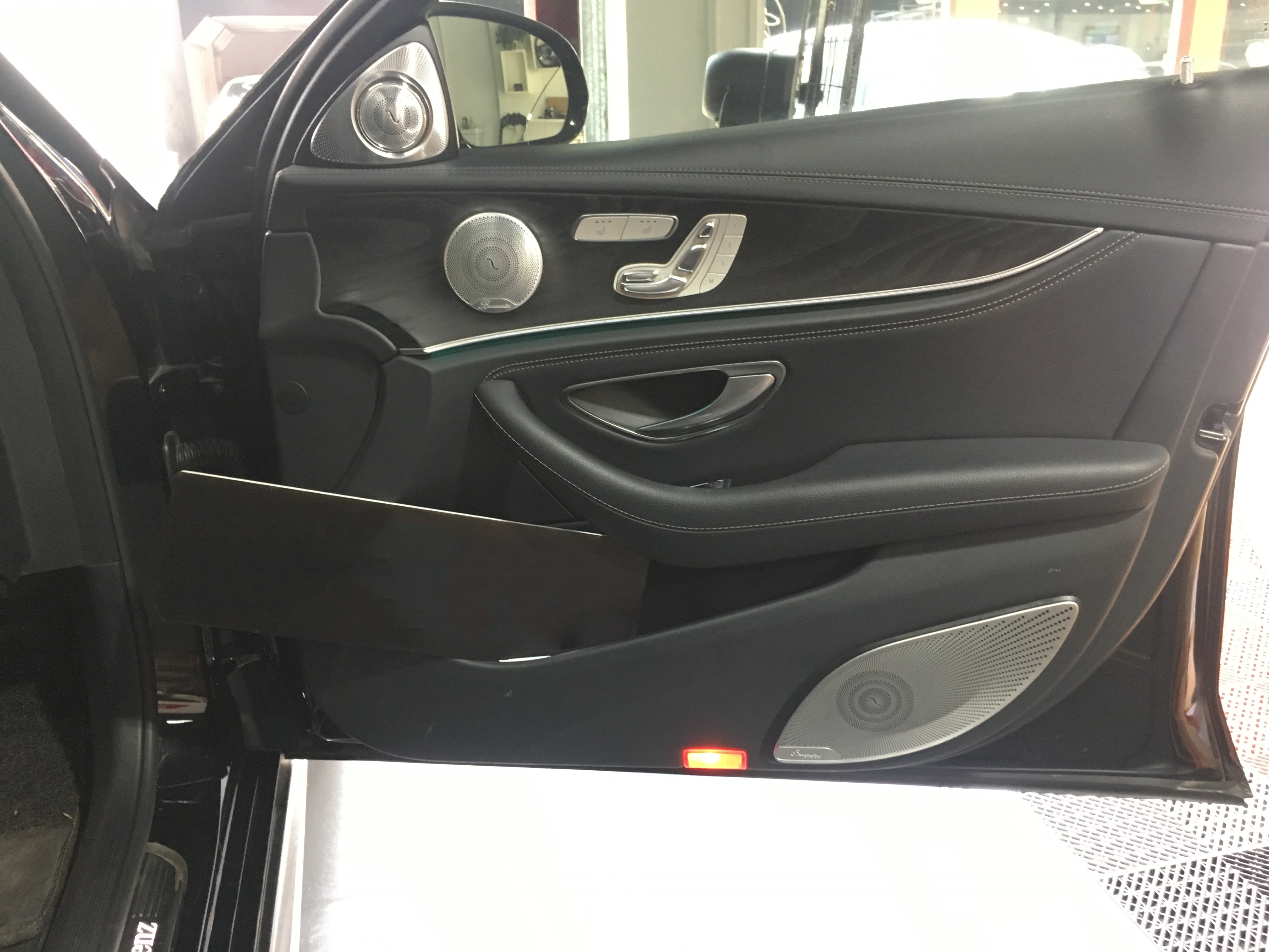 奔驰e改柏林之声音响要多少钱,怎么区分奔驰的柏林之声