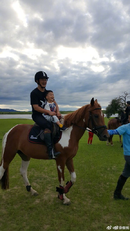 吴京谢楠经过七年之痒,谢楠让吴京跪搓衣板