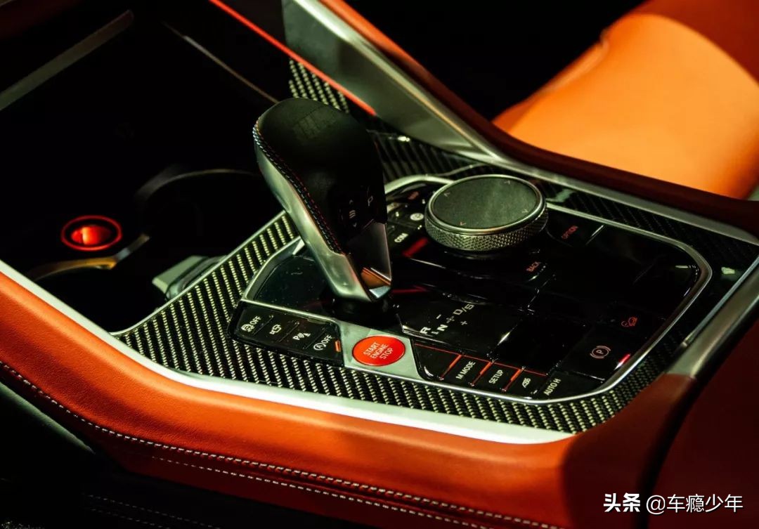 奥迪rsq8和宝马x6加速测试,奥迪rsq8和宝马x6m奔驰gleamg比赛