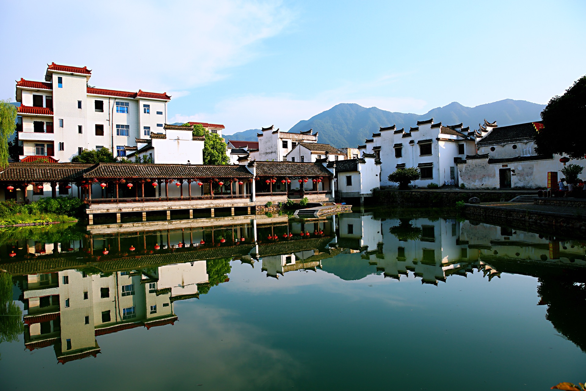 去杭州旅游最该去哪些主要景点,杭州一日游必玩景点杭州美食街