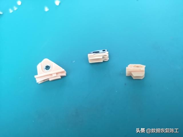 移动硬盘异响不读取资料恢复,8t移动硬盘异响