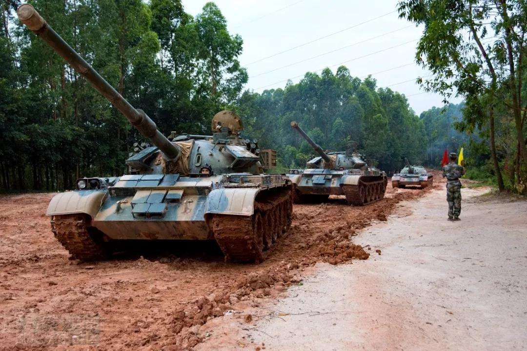 30吨的坦克,30吨电动小坦克