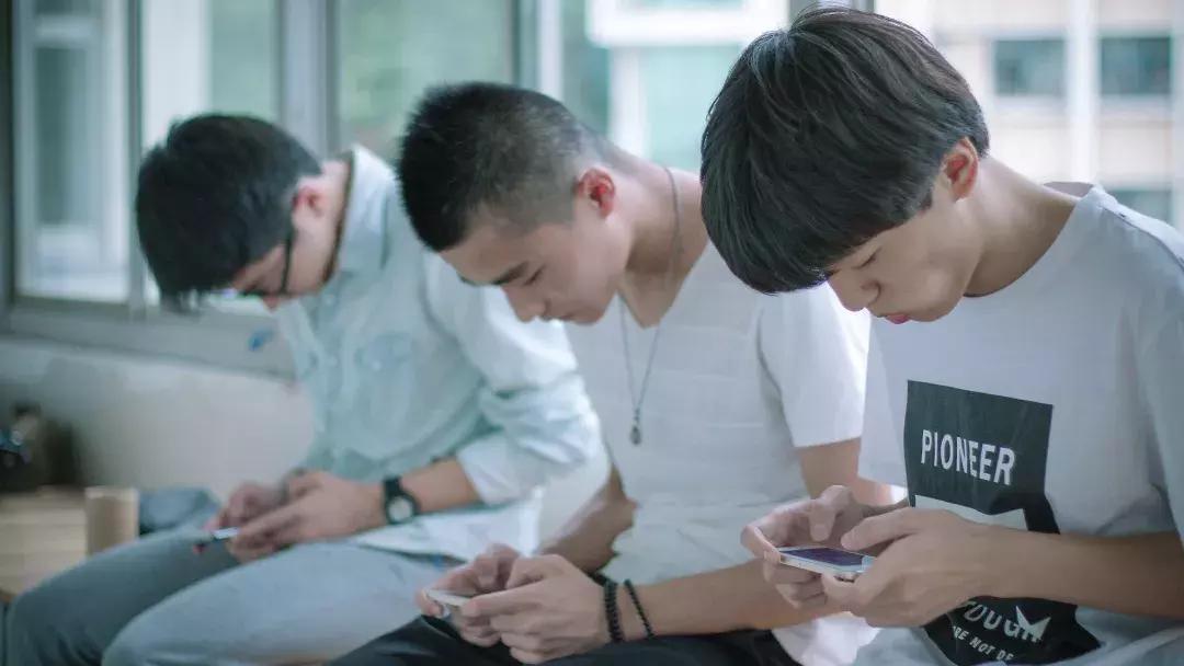 14岁男孩看完黄色视频后，说了一句话，把妈妈气坏了