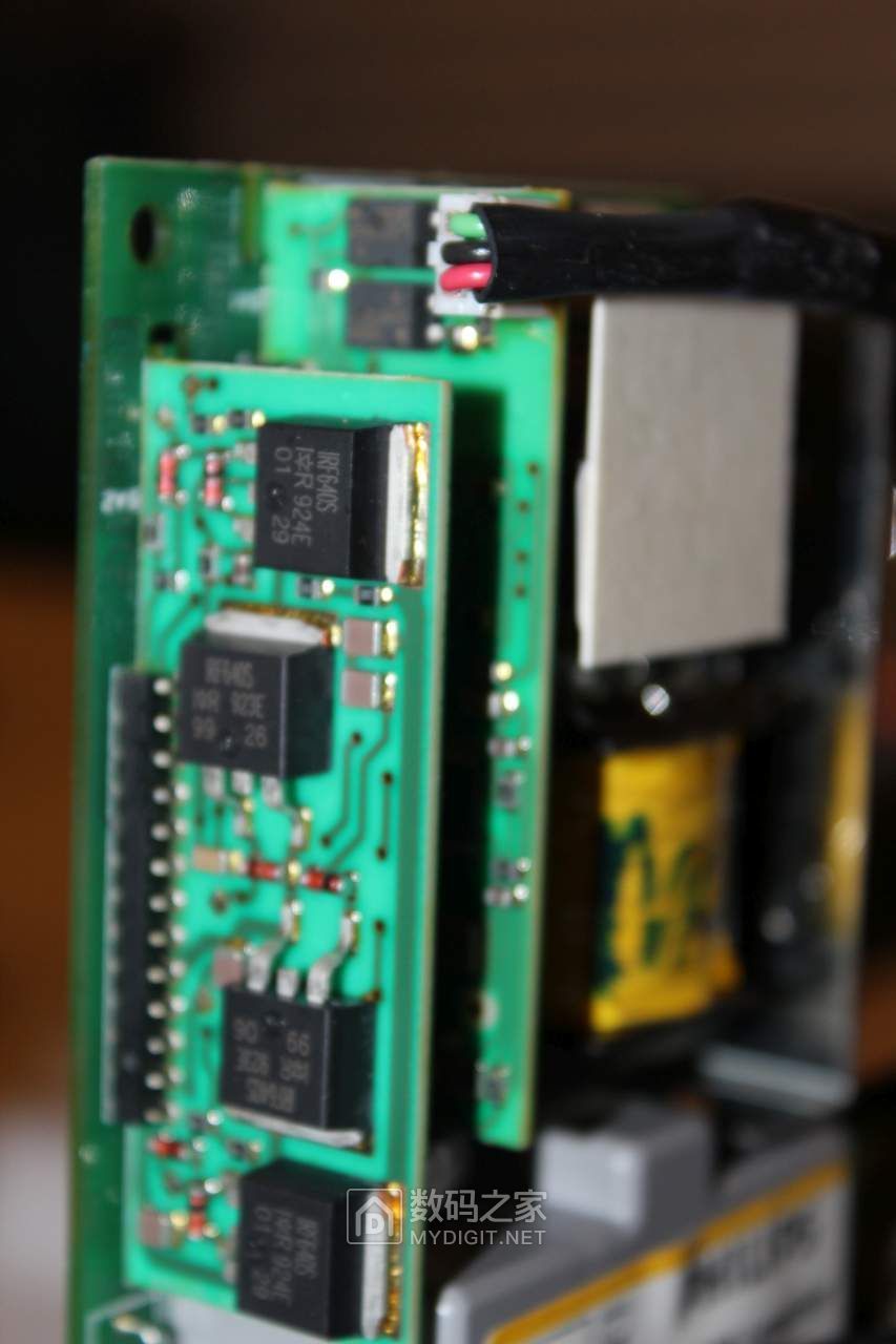 都是钽电容惹的祸：拆修宝施玛（Proxima）3LCD投影机三无故障