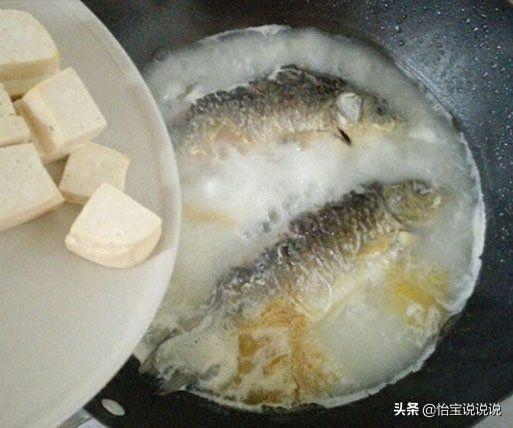 宝宝版鲫鱼汤为什么熬出来不白,鲫鱼汤熬出来不白下奶吗