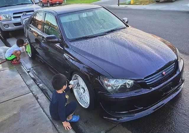 玩改装车的骚年们,没有一套精致的轮毂都不好意思出门!