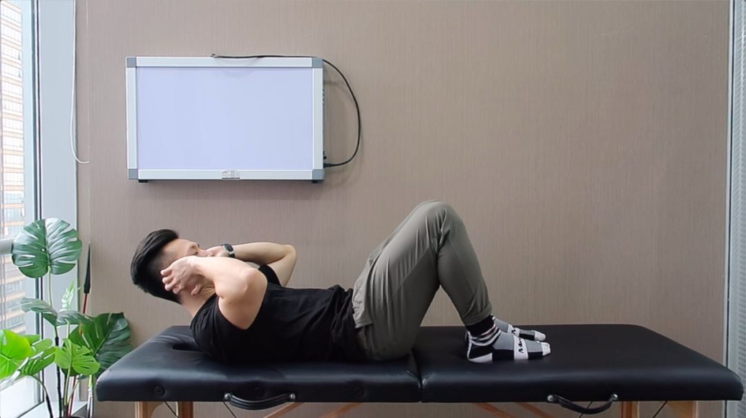 肋骨外翻健身动作,肋骨外翻普拉提动作