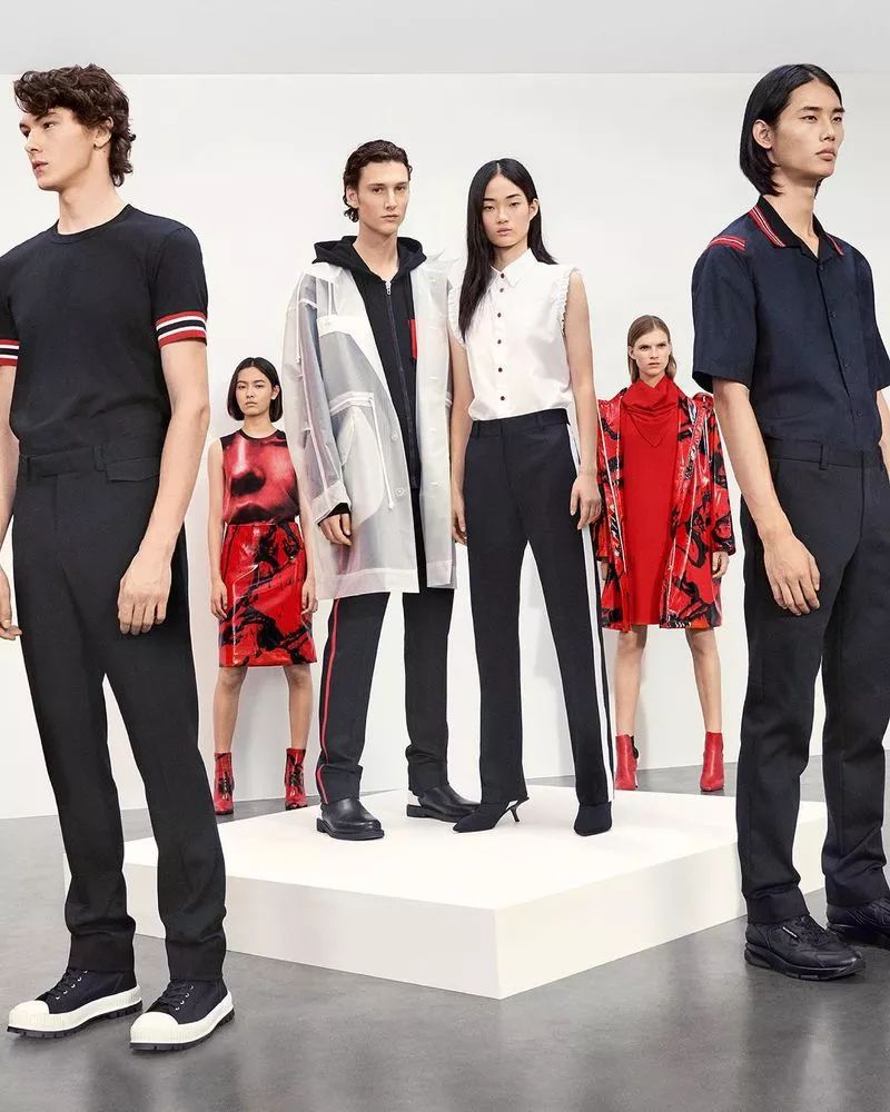 奢侈品牌的经典衣服,世界顶级奢侈品牌服装排行榜图片