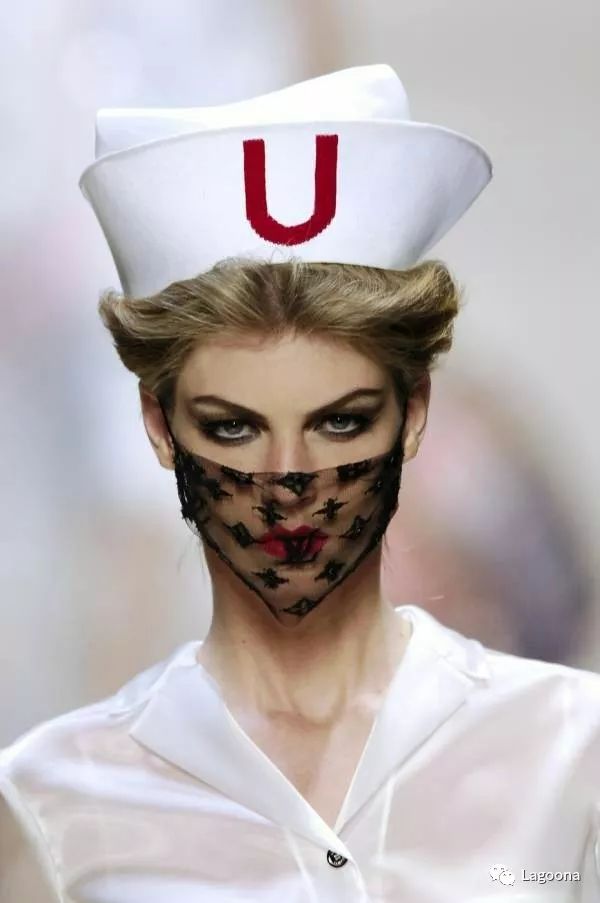 超模中的标杆，蓝血超模老狐狸AngelaLindvall了解一下！