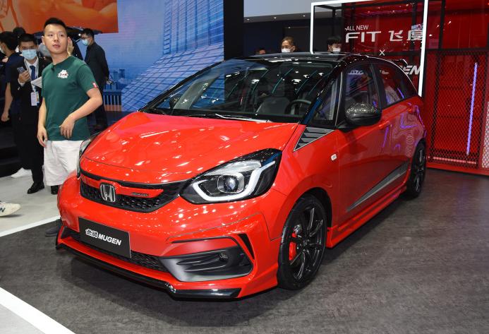 刚上市就降7000的本田飞度，性能犹如小钢炮，不比大*香众**吗？