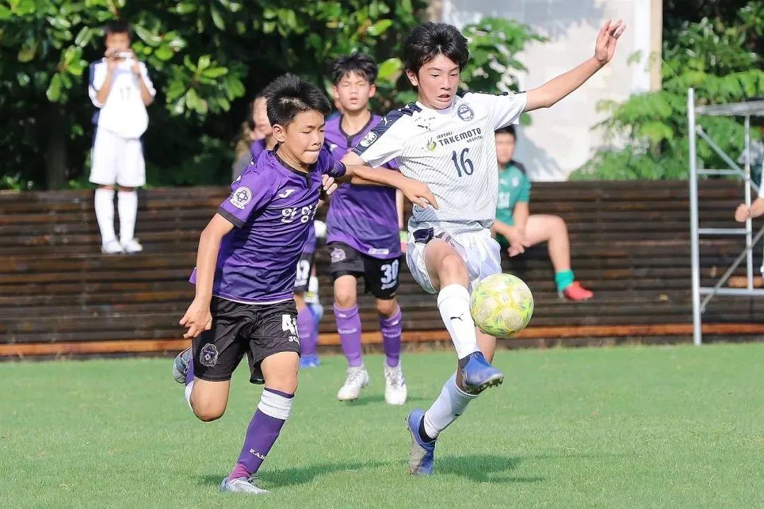 中国足球该不该喷,中国足球练习要钱吗