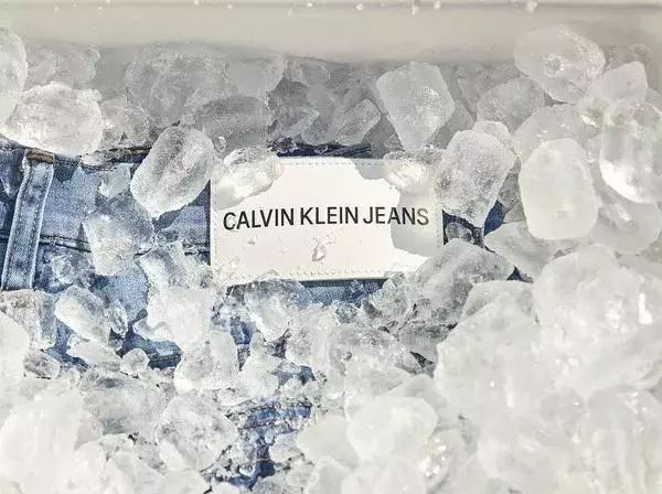 What!竟然有人冬天只用穿这一条裤子……赛格CK快闪店给你答案