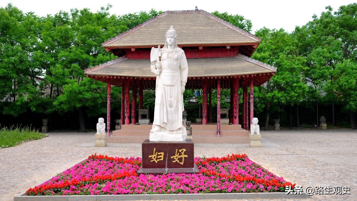 *疆新**有2座山，让黄金与美玉在2500年前相遇，影响了中国人的审美