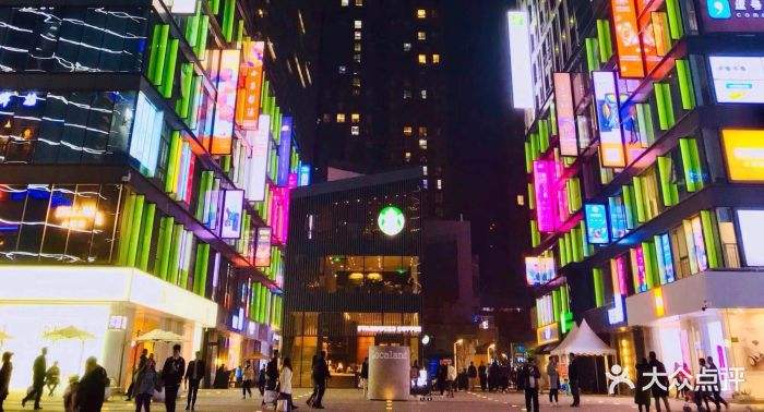 从“首店经济”看西安商业变迁：高新曲江领跑，钟楼商圈“廉颇老矣”？