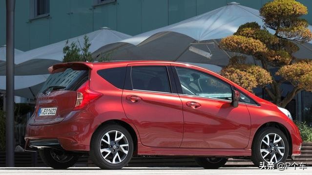 10年的骊威和飞度哪个值得买,二手飞度和骊威选哪个空间大