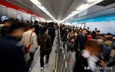 香港年轻人真实眼中的大陆人,香港人和深圳人是一样的吗