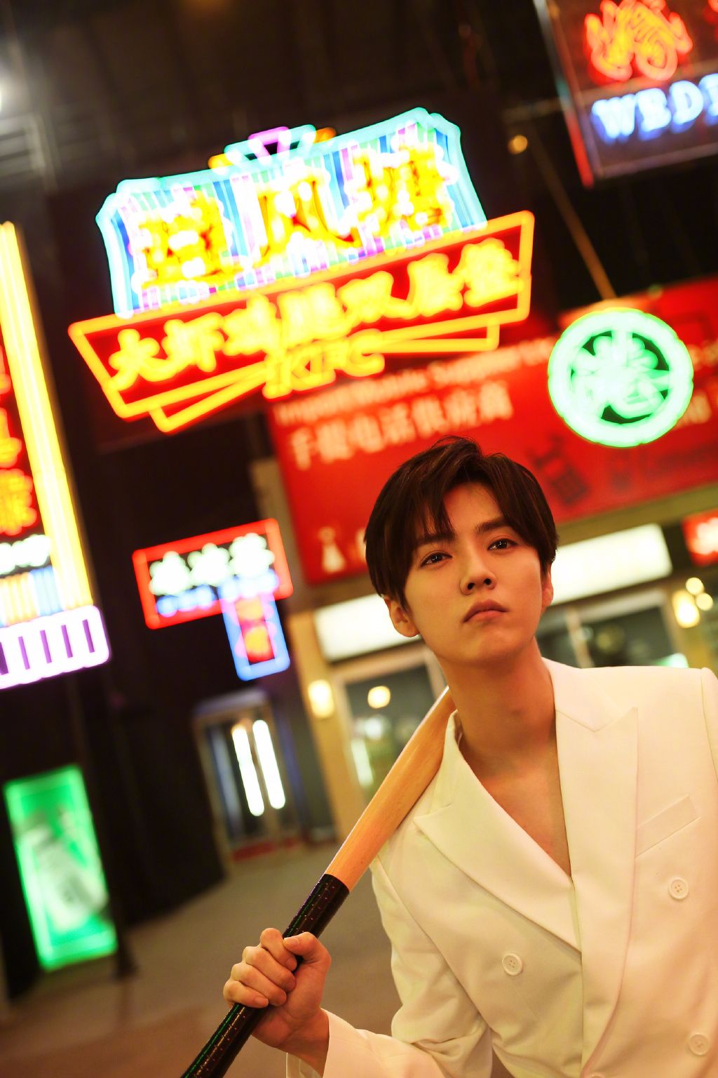 鹿晗惊艳造型,鹿晗赌神造型