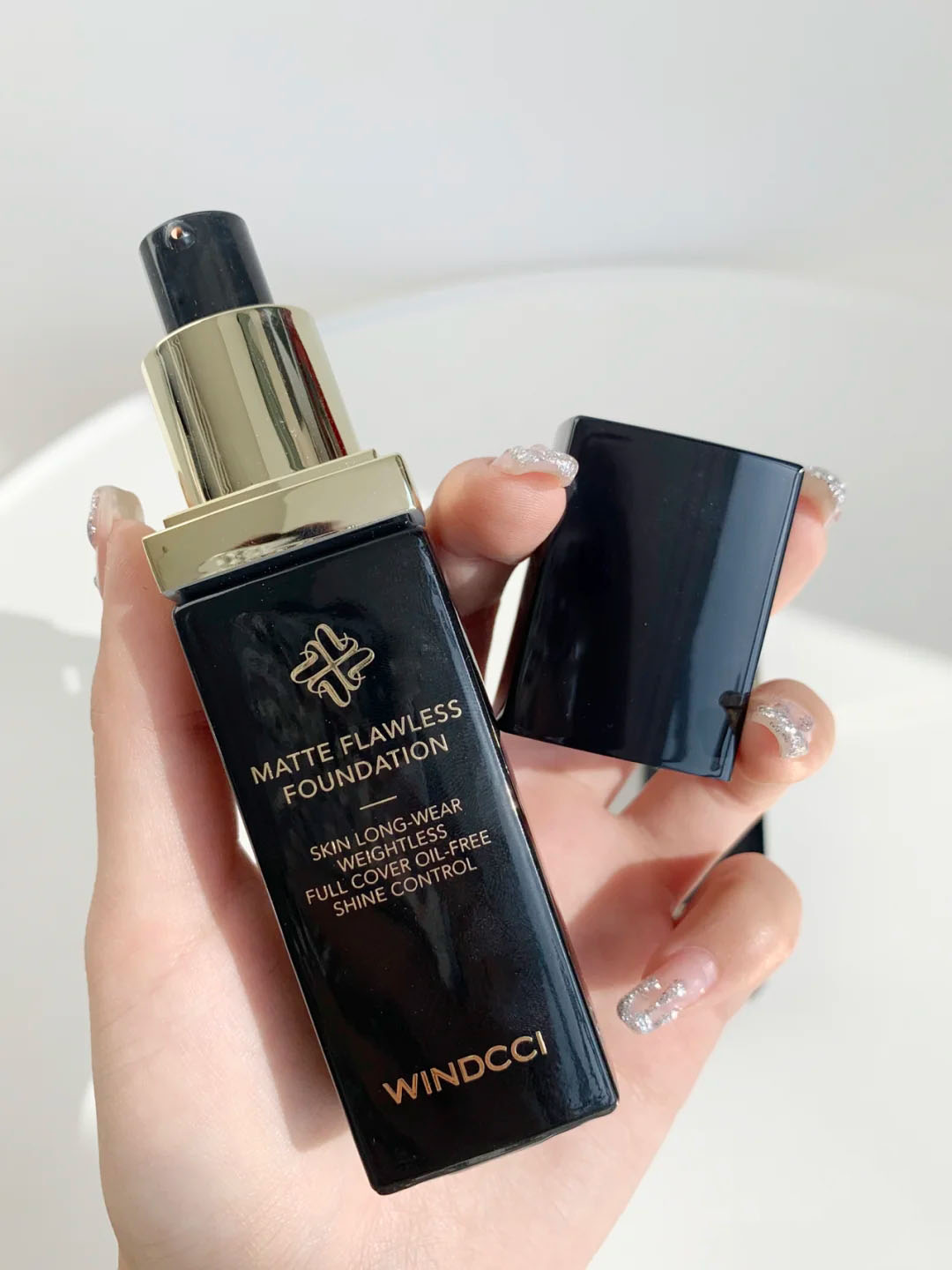 适合油皮的粉底液dw哪个型号,适合油皮不闷痘的粉底液防水防汗