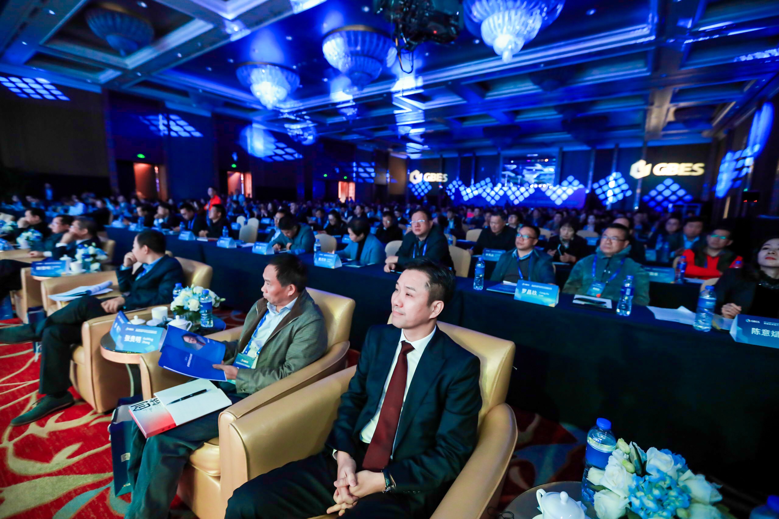 最近福州举办的区块链峰会,全国区块链大会在杭州召开