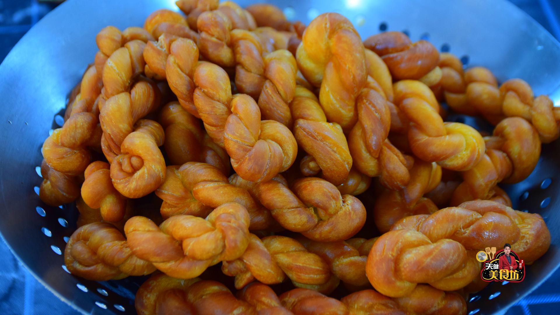 想吃麻花怎样做好吃,怎样炸麻花软又松凉了不硬