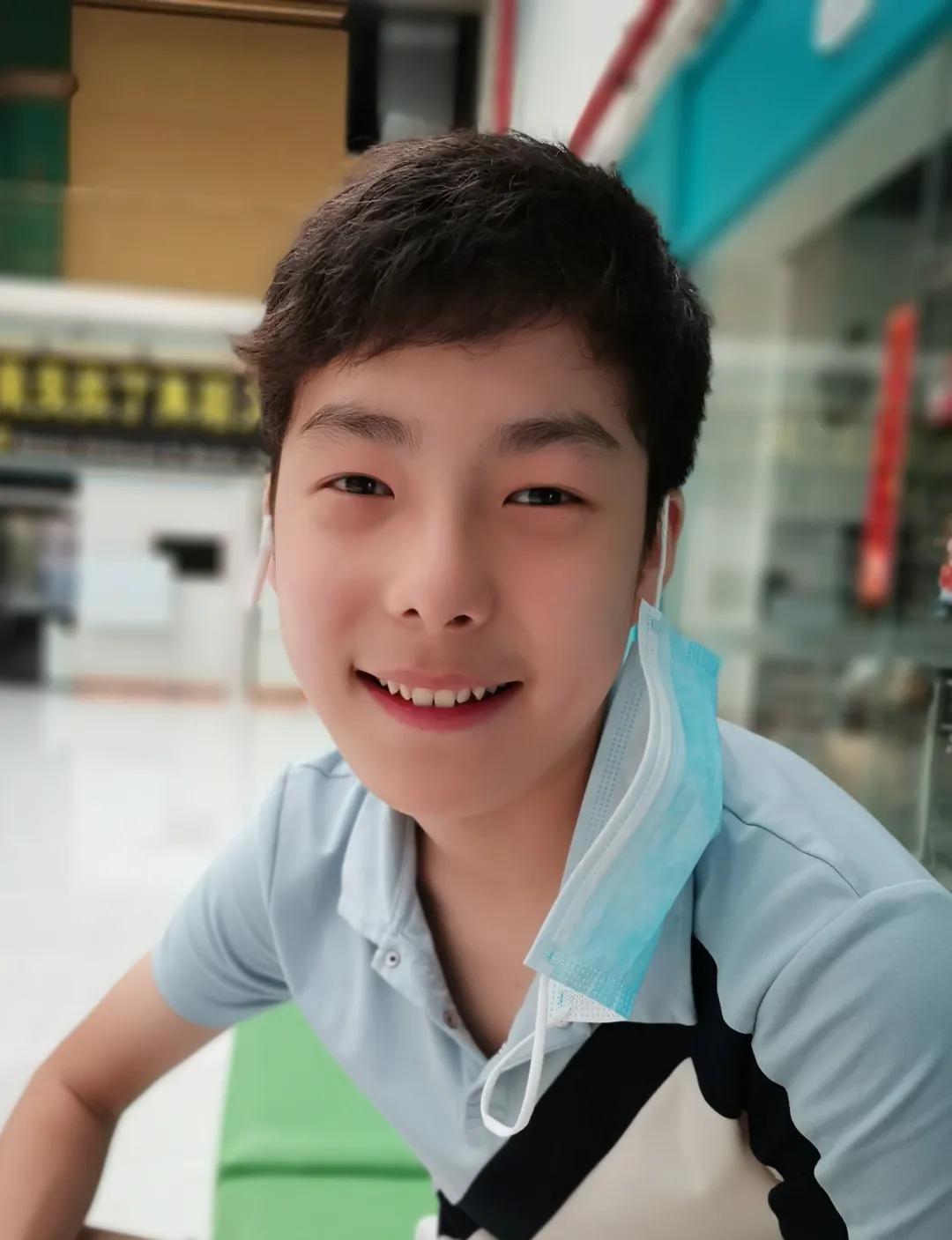 16岁自闭症少年吹陶笛走红,吹陶笛星星的孩子