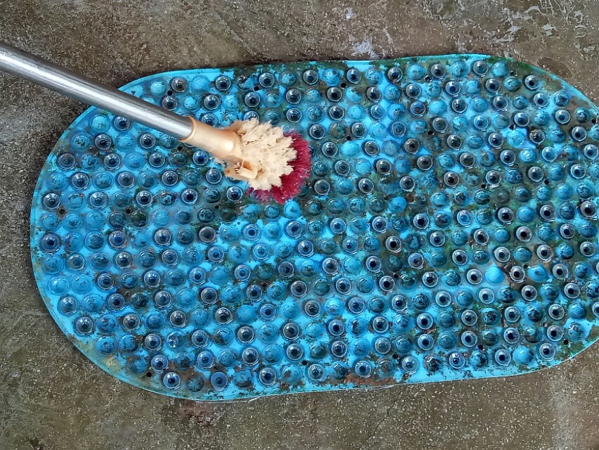 带洞的软pvc地垫脏了怎么清洗,纯羊毛皮地垫的正确清洗方法