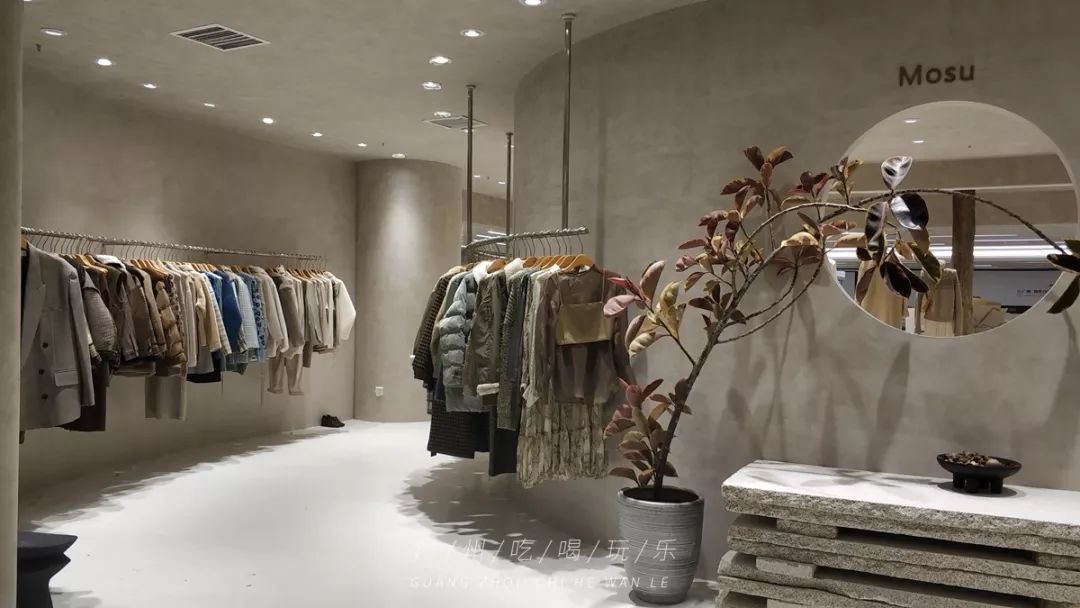 韩国东大门服装批发有几个大楼,广州韩国东大门服装批发拿货