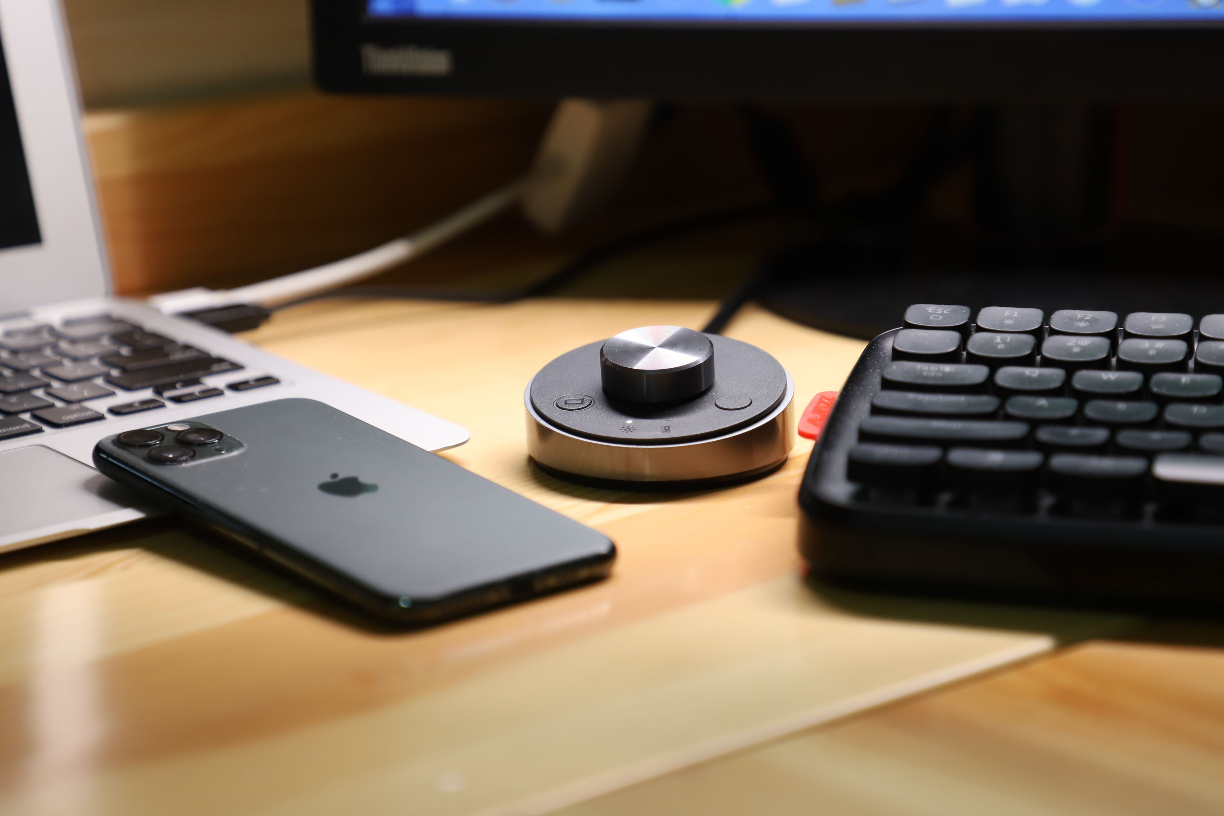 最简单的宅家工作台,在家办公小物件