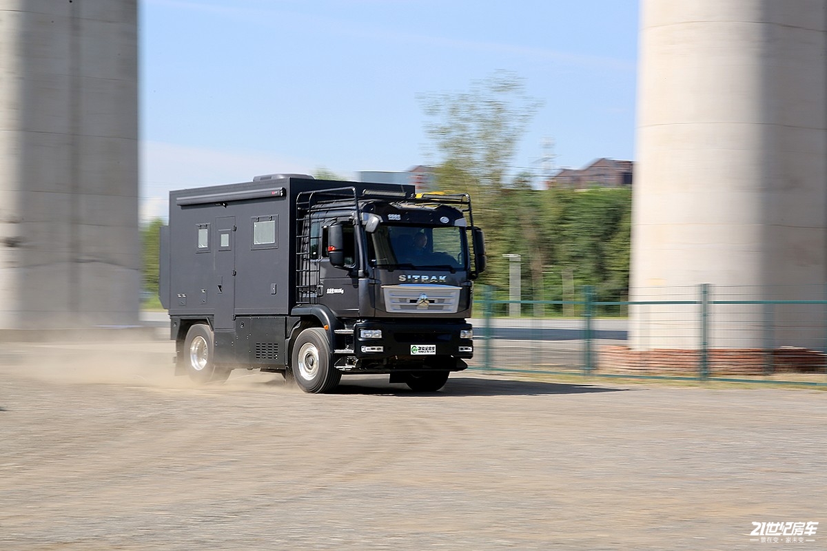 重汽房车汕德卡四驱,man底盘汕德卡