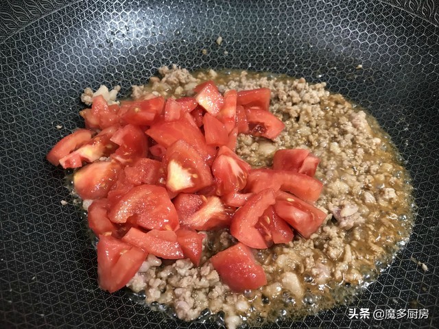 豆腐一炒就碎了是怎么回事,豆腐一煎就散