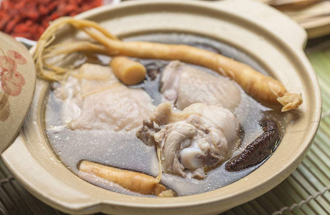 靠吸食他人能量存活的人,靠呼吸维持生命