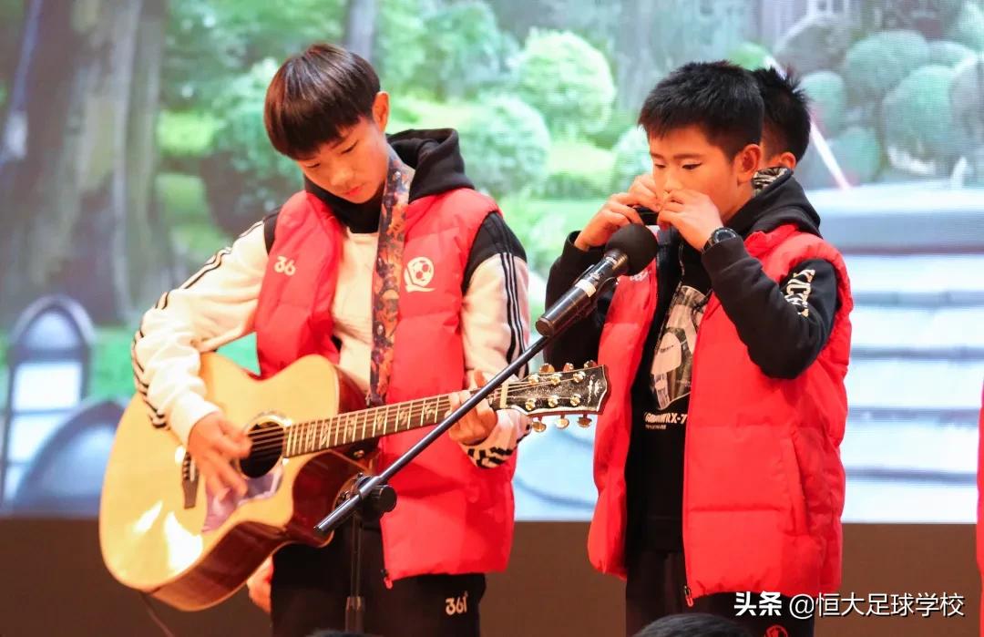 家校共育文艺汇演,家校携手庆华诞