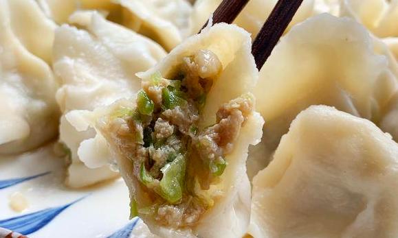 饺子皮用硬面还是软面,饺子皮怎样和面才能又软又筋道