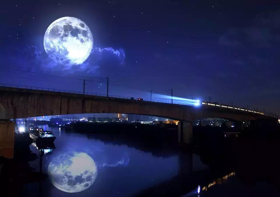 “血月见，妖孽现”丨2019年的这颗红月亮，送给北美~