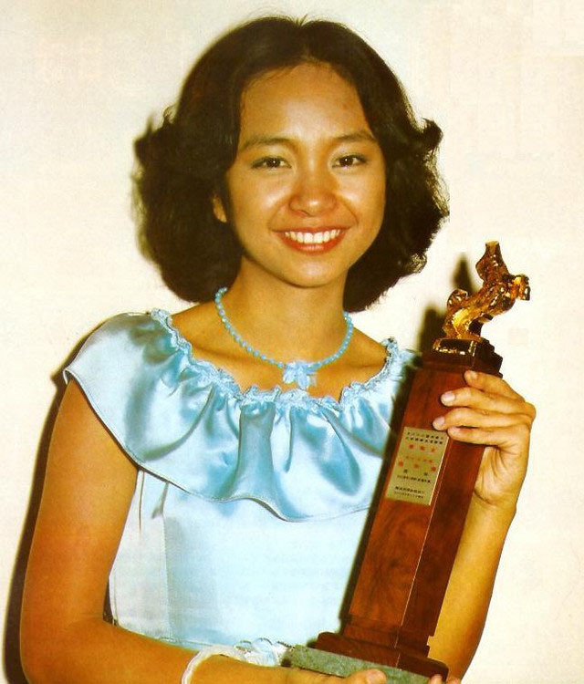 香江群音所有歌手名单,霞光万道原唱陈秋霞