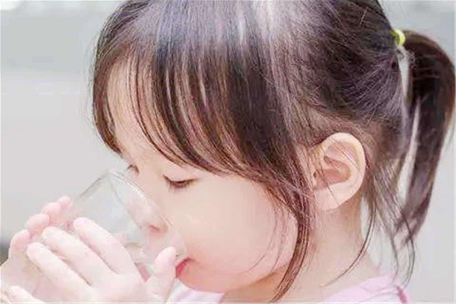 高温天气孩子怎么保暖,高温天气小孩着凉