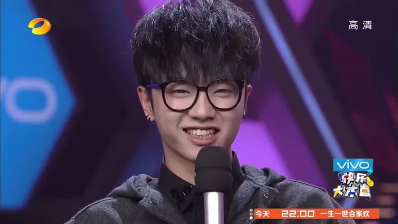 看上去呆呆的男生是怎样的,怎么改掉自己呆呆的样子男生