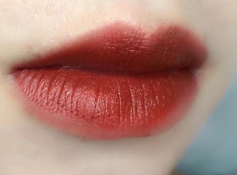 mac和雅诗兰黛粉底哪个好,mac和雅诗兰黛哪个更适合混油皮